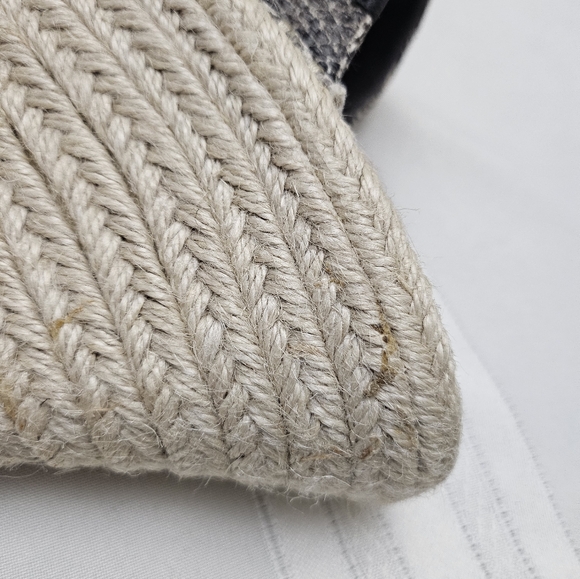 Toms Womens size 7.5 M Faux Leather snake print wedges mules. - Picture 11 of 12